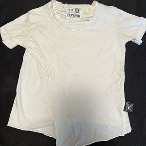 Nununu tee